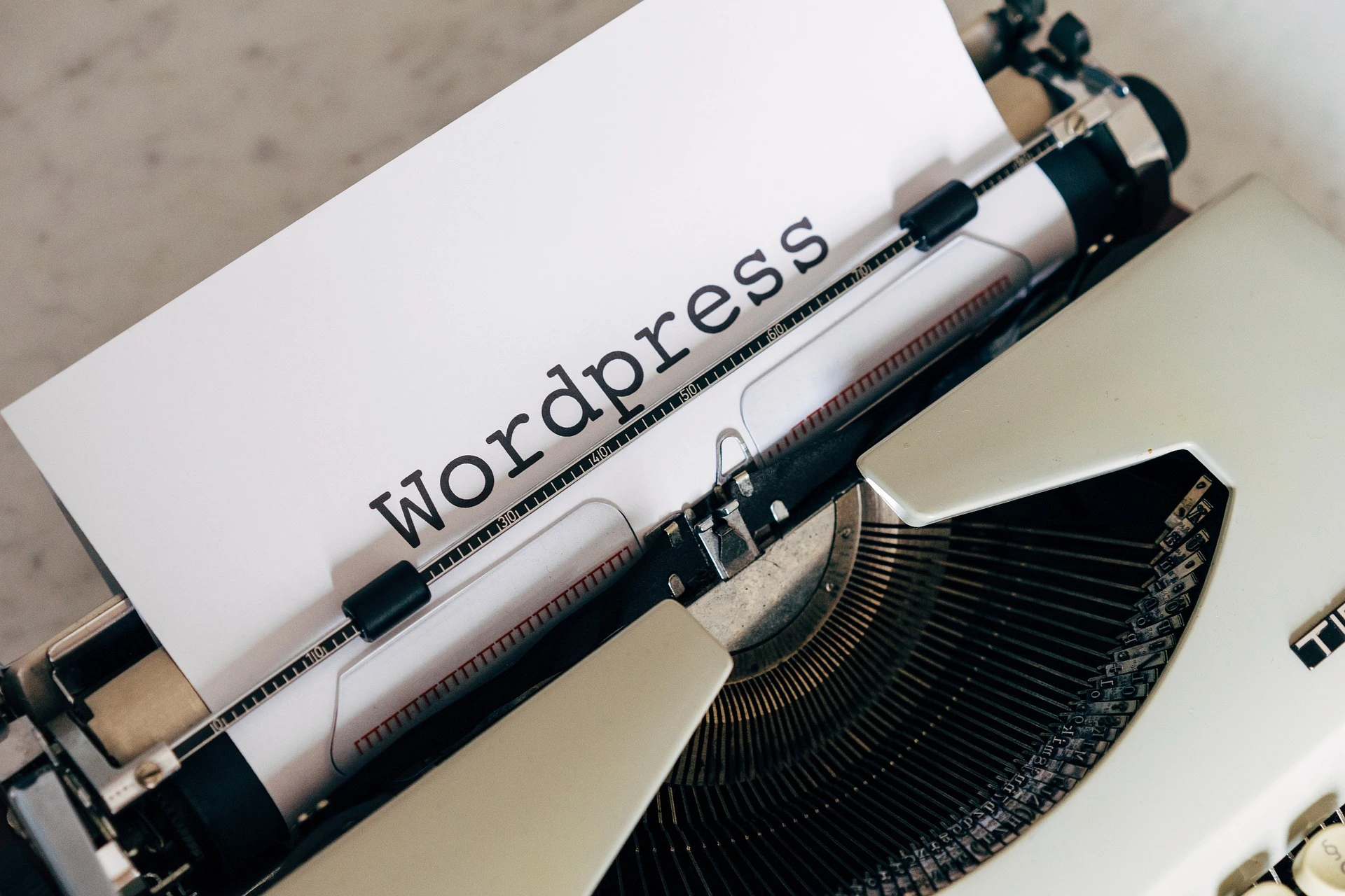 Wordpress on old-fashioned typewriter